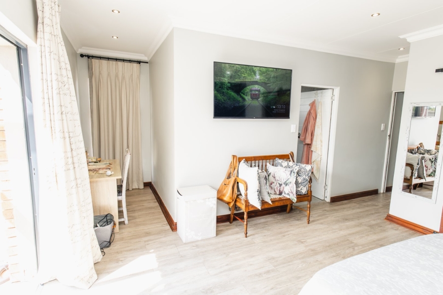 5 Bedroom Property for Sale in Somerton Estate Free State